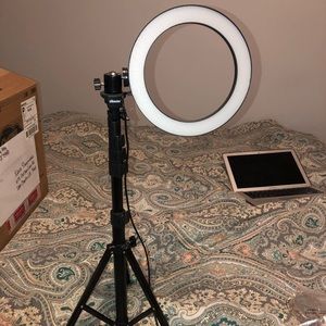 Adjustable ring light